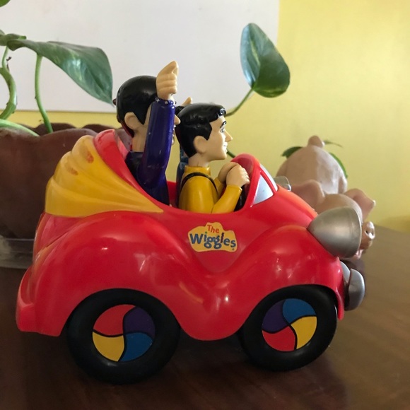 The Wiggles Toot Toot Chuga Chuga Big Red Car with characters - Picture 9 of 11